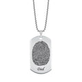 Srebrni dog tag s otiskom prsta i imenom